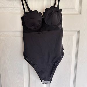 ASOS black scalloped swimsuit NWOT size xs or 00